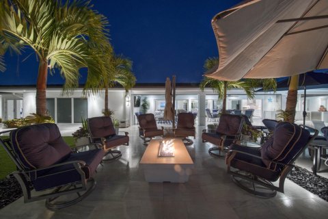 House in Fort Lauderdale, Florida 5 bedrooms, 423.08 sq.m. № 2158359 - photo 28