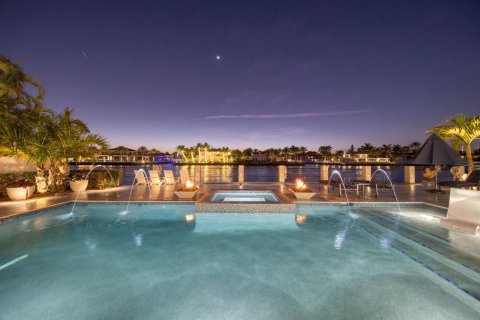 House in Fort Lauderdale, Florida 5 bedrooms, 423.08 sq.m. № 2158359 - photo 30