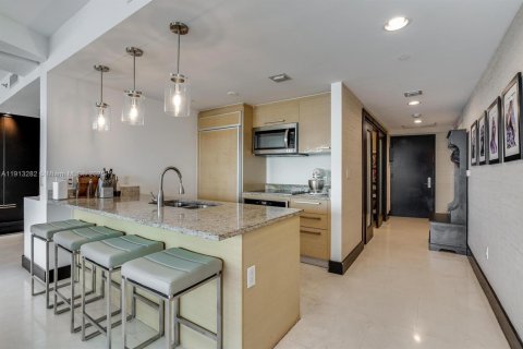 Condominio en alquiler en Hallandale Beach, Florida, 2 dormitorios, 100.89 m2 № 1969407 - foto 3