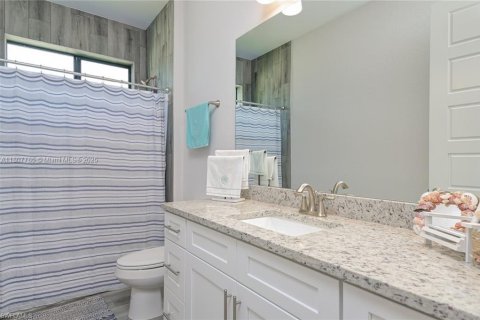 House in Cape Coral, Florida 4 bedrooms № 1935665 - photo 19
