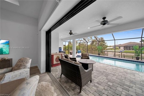 House in Cape Coral, Florida 4 bedrooms № 1935665 - photo 30