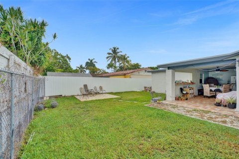 House in Miami, Florida 3 bedrooms, 189.33 sq.m. № 1821774 - photo 29