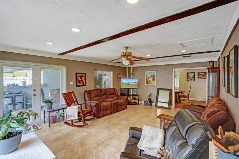 House in Miami, Florida 3 bedrooms, 189.33 sq.m. № 1821774 - photo 21