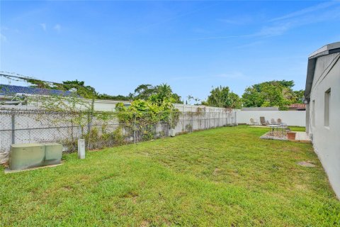 House in Miami, Florida 3 bedrooms, 189.33 sq.m. № 1821774 - photo 26