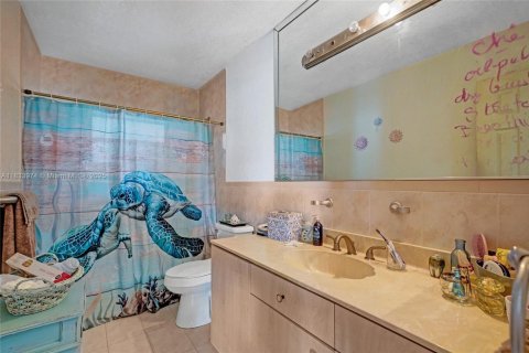 House in Miami, Florida 3 bedrooms, 189.33 sq.m. № 1821774 - photo 19