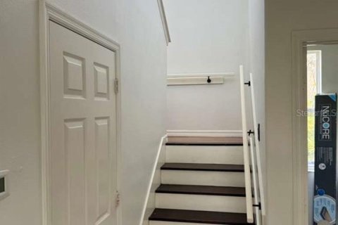 Villa ou maison à louer à Orlando, Floride: 5 chambres, 317.54 m2 № 2096916 - photo 13