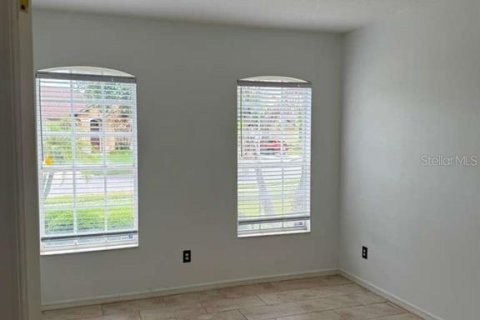 Villa ou maison à louer à Orlando, Floride: 5 chambres, 317.54 m2 № 2096916 - photo 2