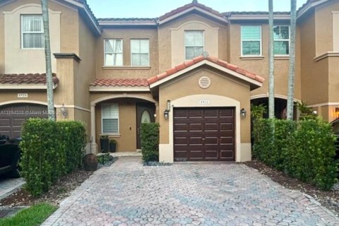 Adosado en venta en Miami, Florida, 3 dormitorios, 146.69 m2 № 1951407 - foto 2