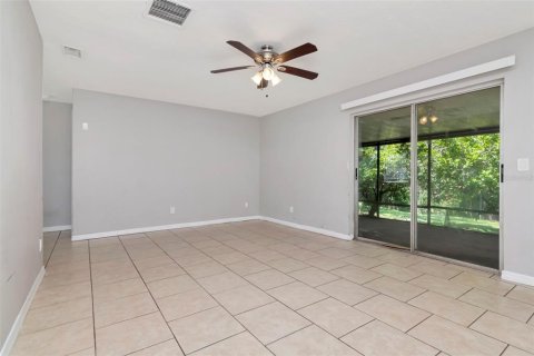 Casa en venta en Seffner, Florida, 3 dormitorios, 115.48 m2 № 1876191 - foto 3