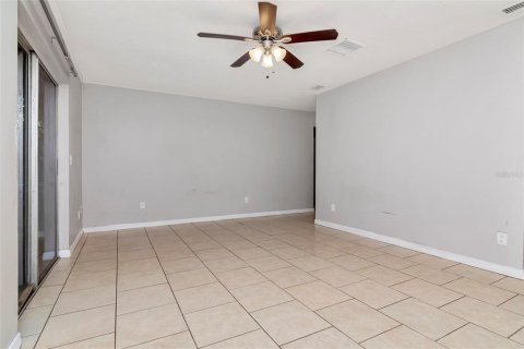 Casa en venta en Seffner, Florida, 3 dormitorios, 115.48 m2 № 1876191 - foto 4