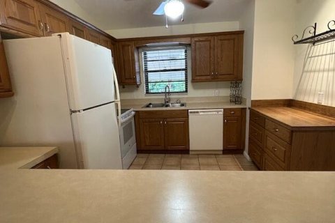 Condominio en alquiler en Stuart, Florida, 2 dormitorios, 112.32 m2 № 2250048 - foto 3