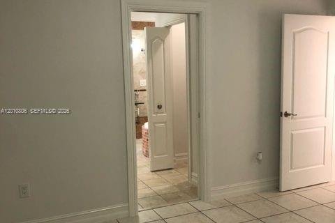 Снять в аренду виллу или дом в Майами, Флорида 3 спальни, 176.98м2, № 2075259 - фото 25