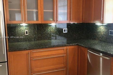 Снять в аренду виллу или дом в Майами, Флорида 3 спальни, 176.98м2, № 2075259 - фото 11
