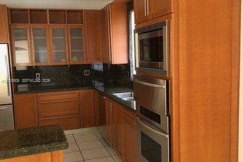 Снять в аренду виллу или дом в Майами, Флорида 3 спальни, 176.98м2, № 2075259 - фото 10