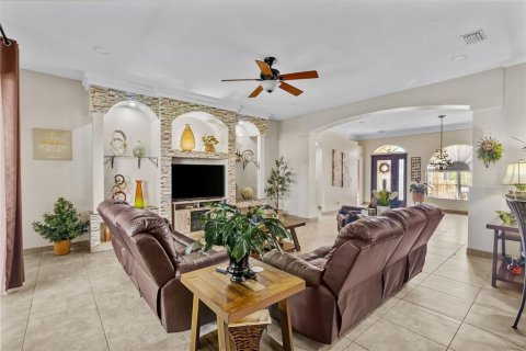 House in Riverview, Florida 5 bedrooms, 227.05 sq.m. № 2394402 - photo 24