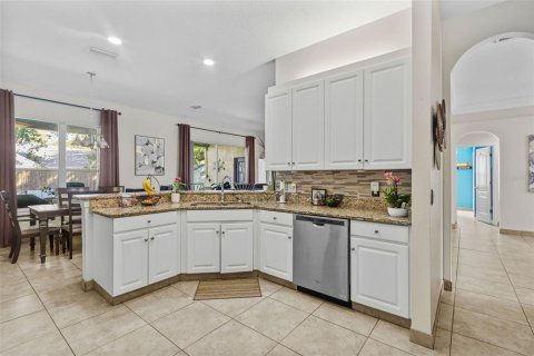 House in Riverview, Florida 5 bedrooms, 227.05 sq.m. № 2394402 - photo 29