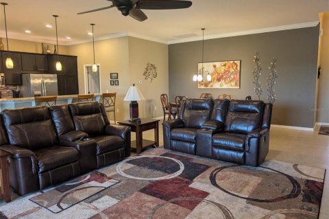 House in Winter Haven, Florida 3 bedrooms, 188.68 sq.m. № 1894940 - photo 4