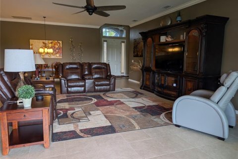 House in Winter Haven, Florida 3 bedrooms, 188.68 sq.m. № 1894940 - photo 9
