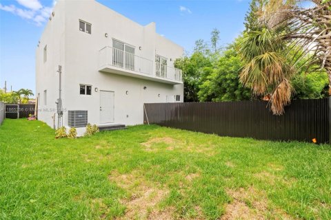Casa en alquiler en Pompano Beach, Florida, 3 dormitorios, 131.46 m2 № 1893454 - foto 15