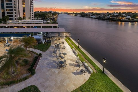 Condominio en venta en Delray Beach, Florida, 2 dormitorios, 137.68 m2 № 1179599 - foto 1