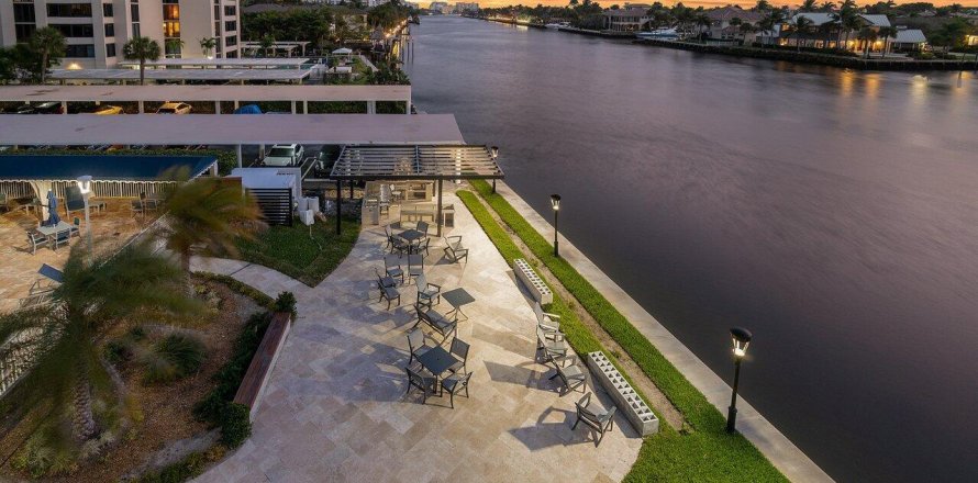 Condominio en Delray Beach, Florida, 2 dormitorios  № 1179599