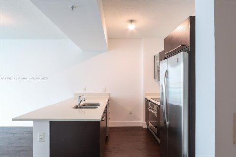 Condominio en alquiler en Miami, Florida, 1 dormitorio, 67.08 m2 № 1953602 - foto 12