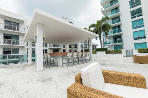 Condominio en alquiler en Miami, Florida, 1 dormitorio, 67.08 m2 № 1953602 - foto 30