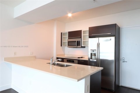 Condominio en alquiler en Miami, Florida, 1 dormitorio, 67.08 m2 № 1953602 - foto 11