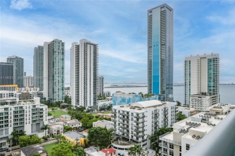 Condominio en alquiler en Miami, Florida, 1 dormitorio, 67.08 m2 № 1953602 - foto 3