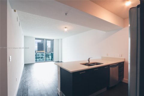 Condominio en alquiler en Miami, Florida, 1 dormitorio, 67.08 m2 № 1953602 - foto 7