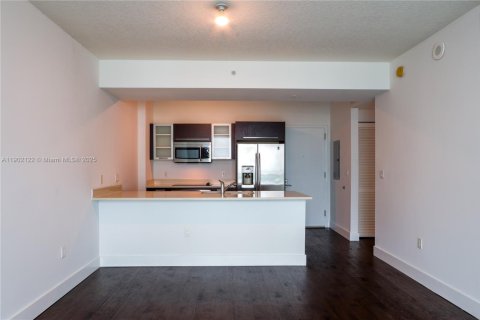 Condominio en alquiler en Miami, Florida, 1 dormitorio, 67.08 m2 № 1953602 - foto 10