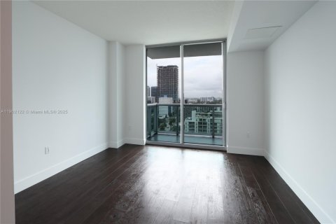 Condominio en alquiler en Miami, Florida, 1 dormitorio, 67.08 m2 № 1953602 - foto 21