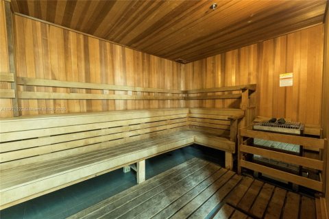 Condominio en alquiler en Miami, Florida, 1 dormitorio, 67.08 m2 № 1953602 - foto 29