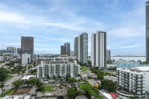 Condominio en alquiler en Miami, Florida, 1 dormitorio, 67.08 m2 № 1953602 - foto 4