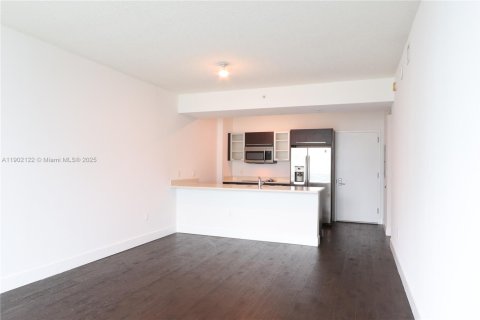 Condominio en alquiler en Miami, Florida, 1 dormitorio, 67.08 m2 № 1953602 - foto 9