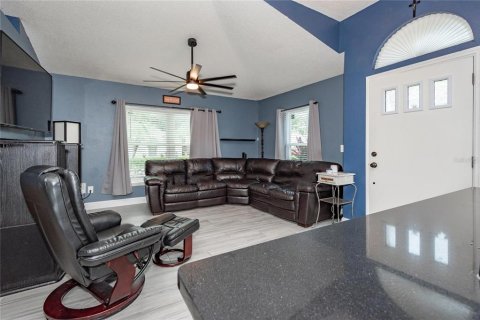 Casa en venta en Orlando, Florida, 4 dormitorios, 103.86 m2 № 1903789 - foto 4