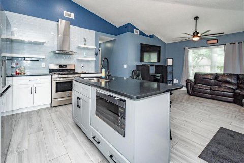 Casa en venta en Orlando, Florida, 4 dormitorios, 103.86 m2 № 1903789 - foto 3