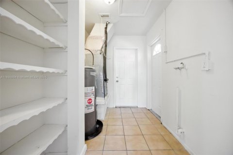 House in Sunrise, Florida 3 bedrooms, 146.79 sq.m. № 1825843 - photo 14