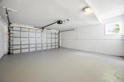 House in Sunrise, Florida 3 bedrooms, 146.79 sq.m. № 1825843 - photo 28