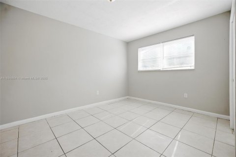 House in Sunrise, Florida 3 bedrooms, 146.79 sq.m. № 1825843 - photo 17