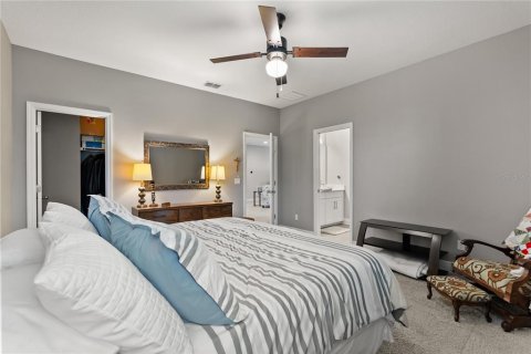 House in Groveland, Florida 5 bedrooms, 362.69 sq.m. № 1905382 - photo 28