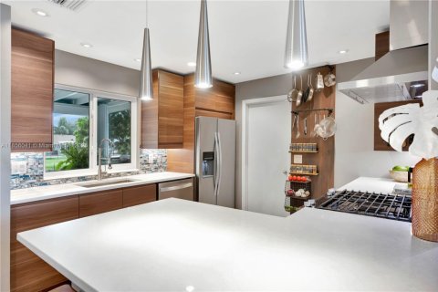 House in Palm Beach Gardens, Florida 3 bedrooms, 110.46 sq.m. № 1887256 - photo 3