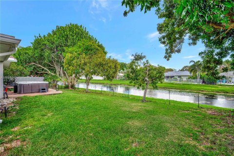 House in Palm Beach Gardens, Florida 3 bedrooms, 110.46 sq.m. № 1887256 - photo 19