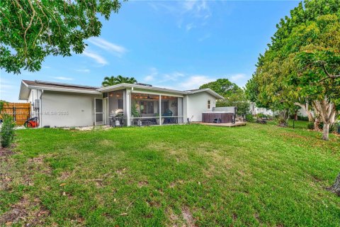 House in Palm Beach Gardens, Florida 3 bedrooms, 110.46 sq.m. № 1887256 - photo 22