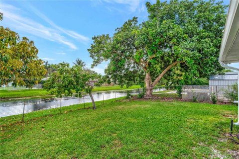 House in Palm Beach Gardens, Florida 3 bedrooms, 110.46 sq.m. № 1887256 - photo 20