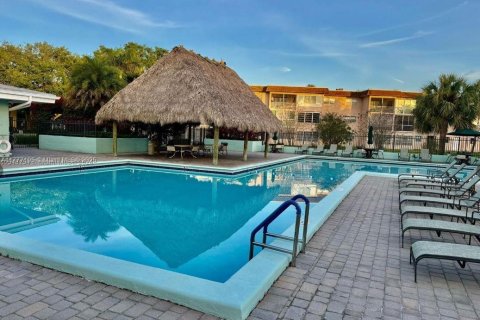 Condo in Deerfield Beach, Florida, 2 bedrooms  № 1862089 - photo 19