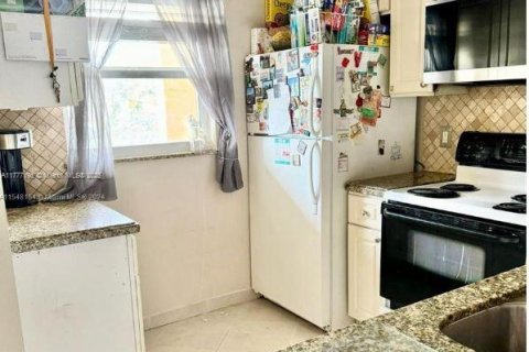 Condo in Deerfield Beach, Florida, 2 bedrooms  № 1862089 - photo 6