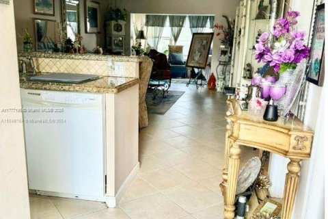 Condo in Deerfield Beach, Florida, 2 bedrooms  № 1862089 - photo 4