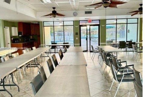 Condo in Deerfield Beach, Florida, 2 bedrooms  № 1862089 - photo 23