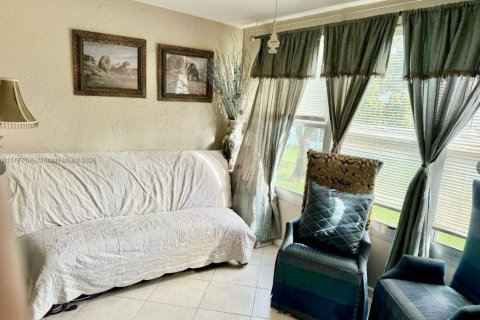 Condo in Deerfield Beach, Florida, 2 bedrooms  № 1862089 - photo 15